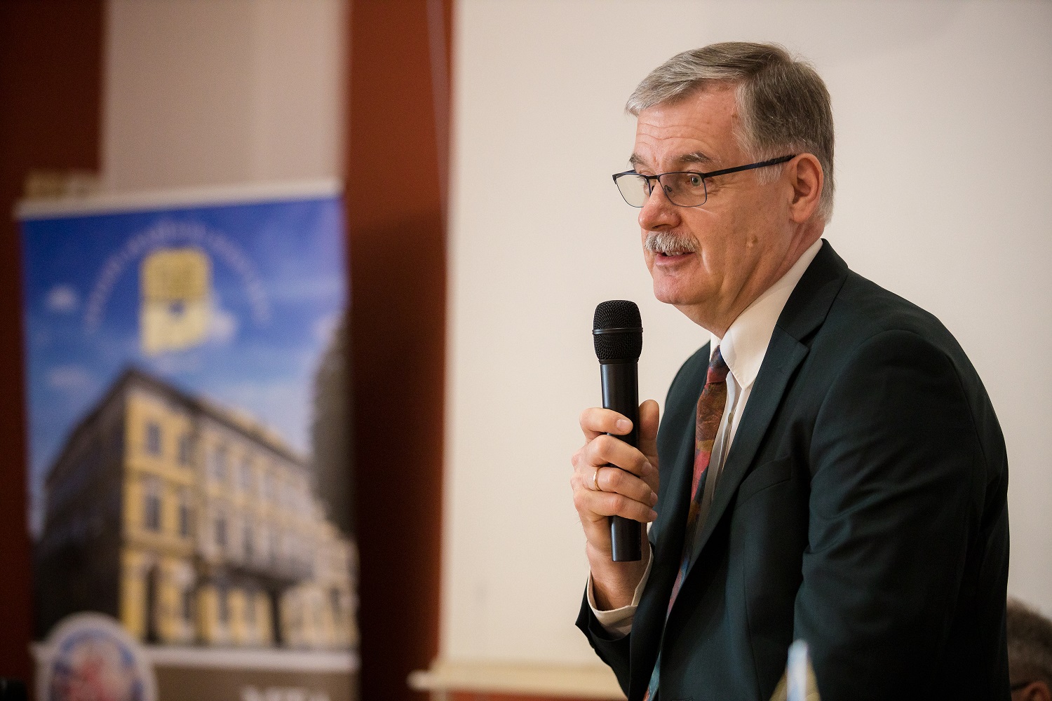 dr. Cserháti Péter